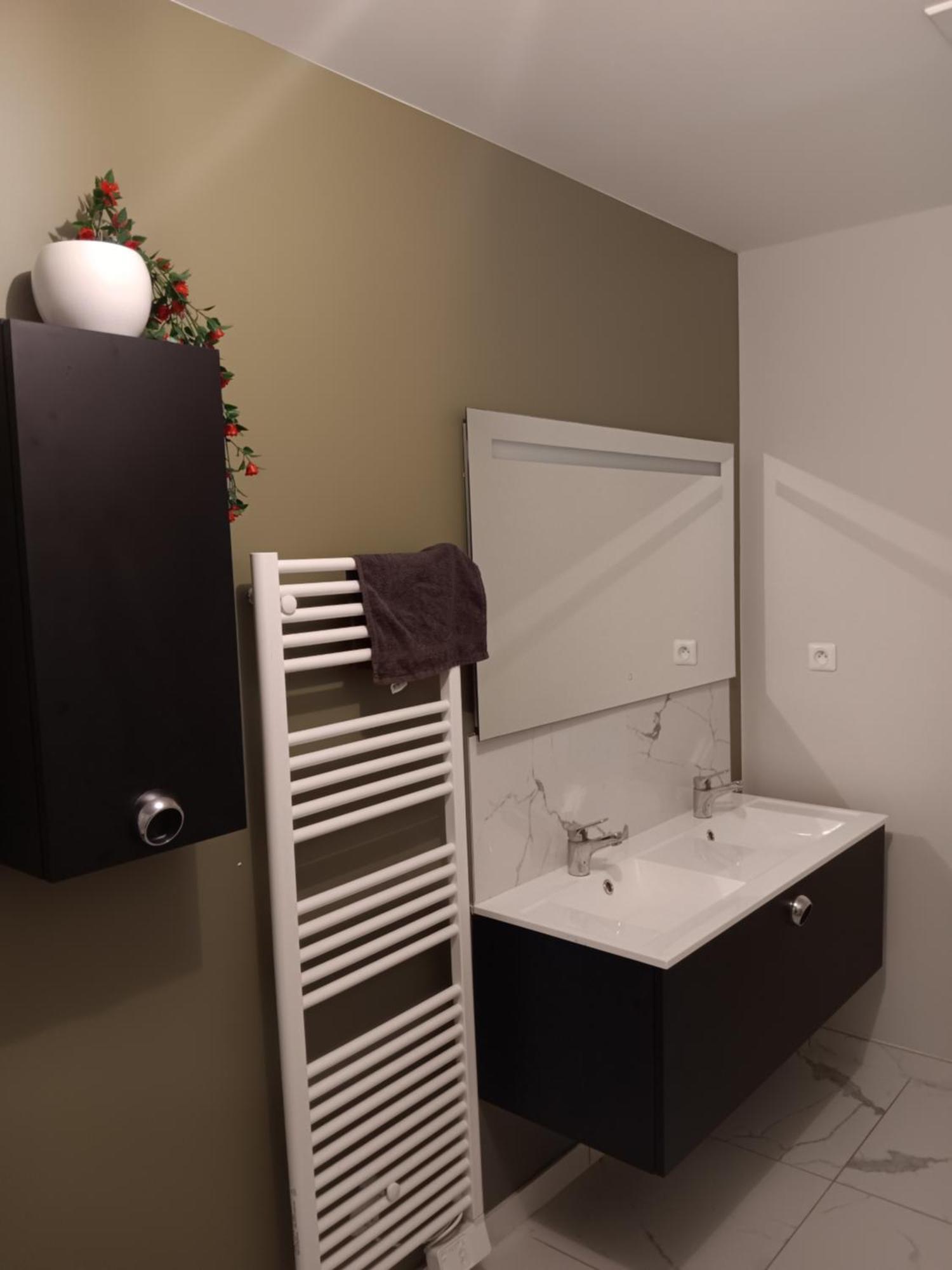 Chambre Privee Dans Une Maison Familiale Charmes  Dış mekan fotoğraf